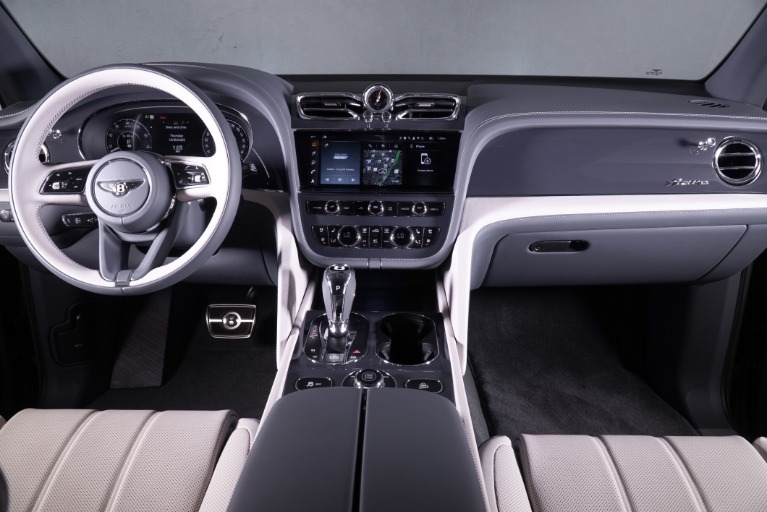 Used 2025 Bentley Bentayga EWB Azure for sale $259,850 at Aston Martin Walnut Creek in Walnut Creek CA 94596 4