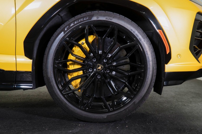 Used 2025 Lamborghini Urus SE for sale $308,991 at Aston Martin Walnut Creek in Walnut Creek CA 94596 4