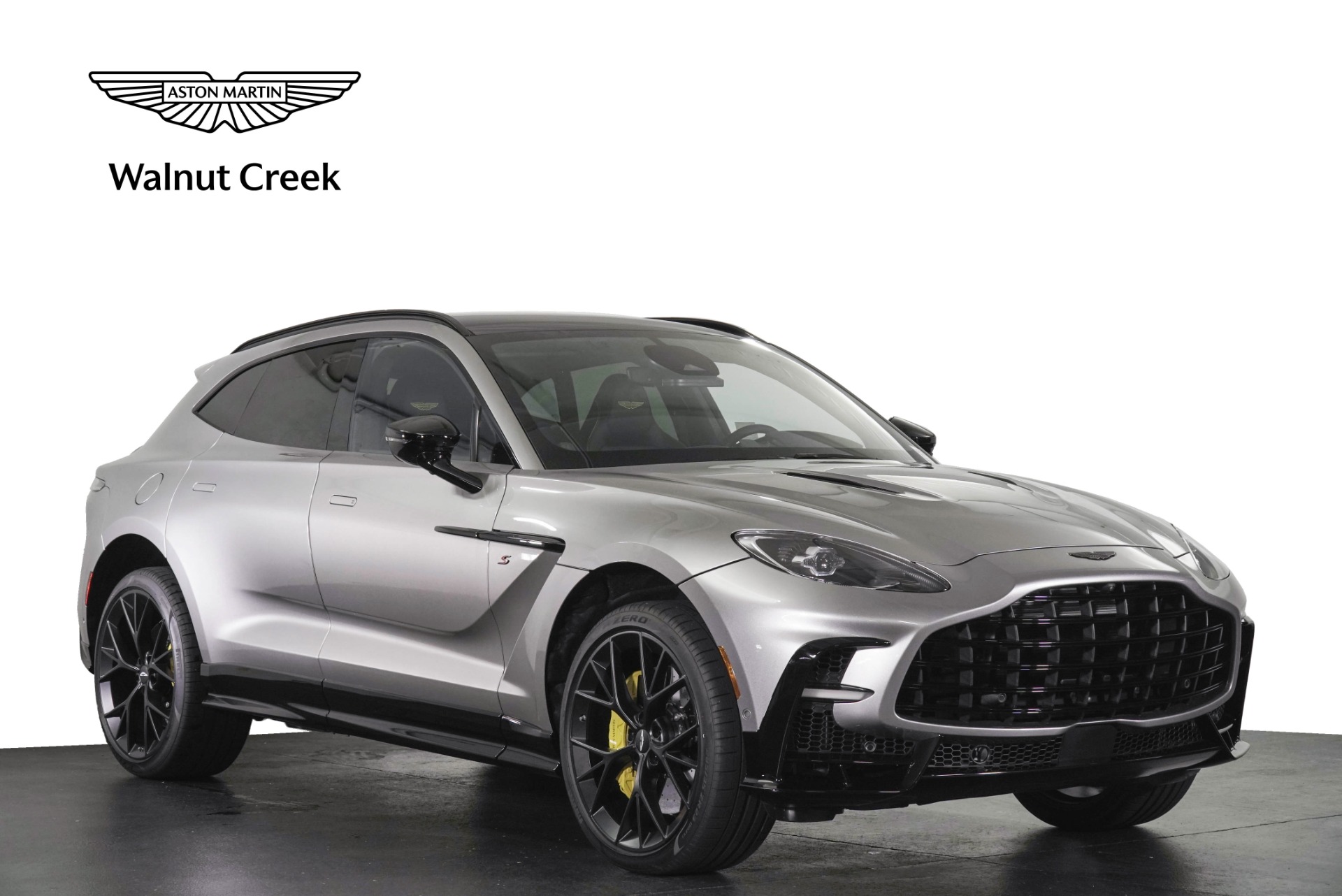 2026 Aston Martin DBX